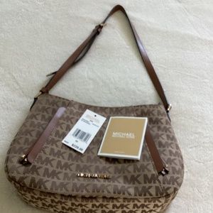 Michael Kors Evie Messanger